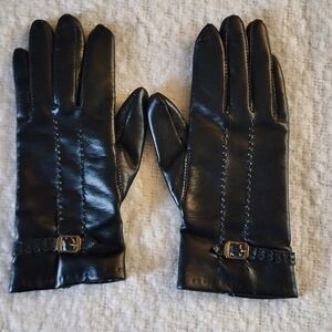 Faux soft leather glover size medium  color black